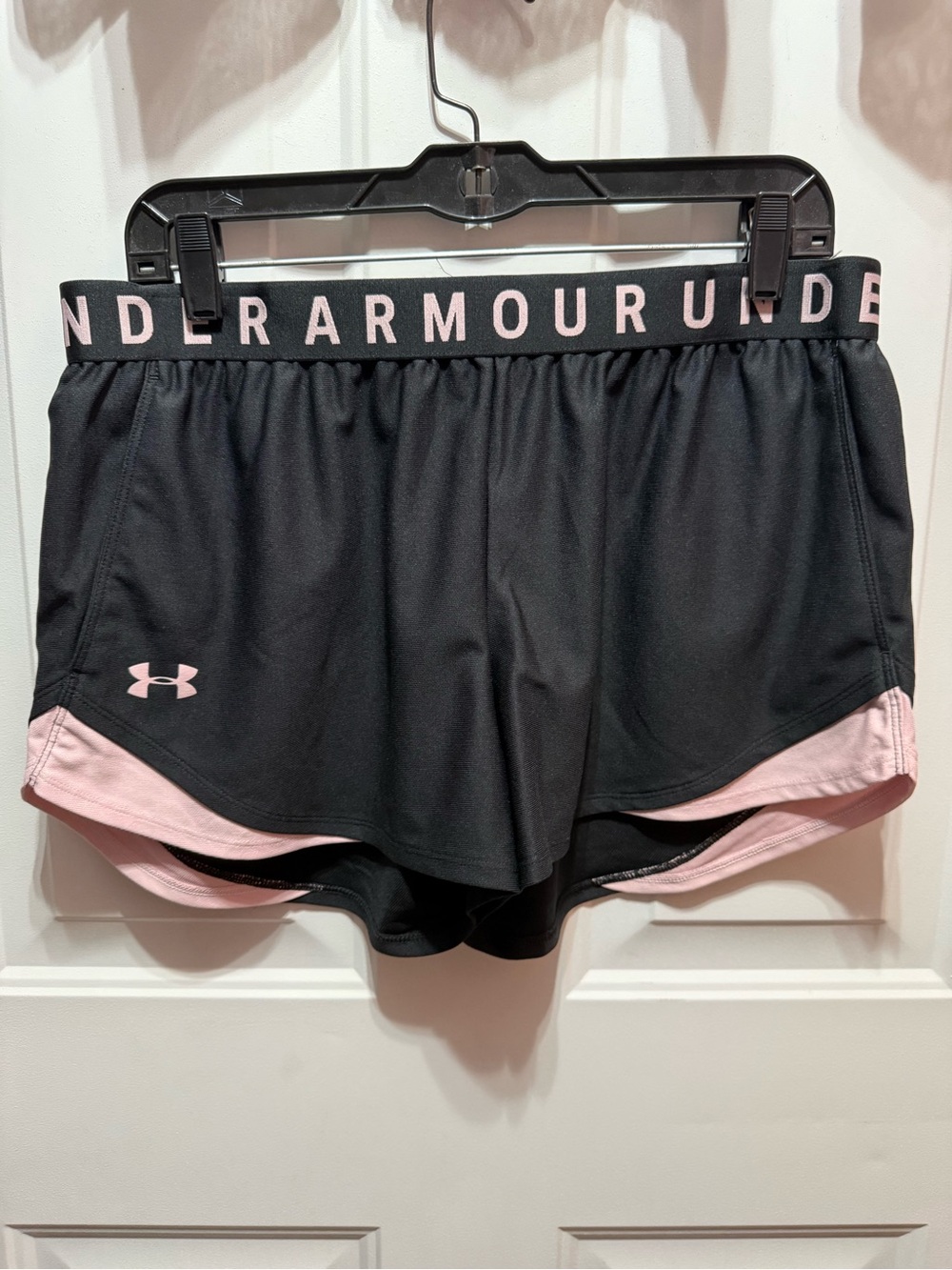 Under Armour Black & Pink Women’s Athletic Shorts with Elastic Logo Waistband L